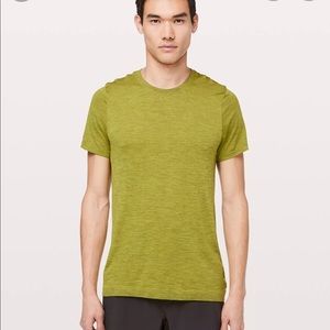 Lululemon Metal Vent Tech Short Sleeve Large